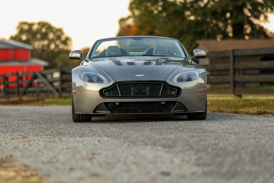 2015 Aston Martin V12 Vantage (2010-2018) - Image 8 of 31