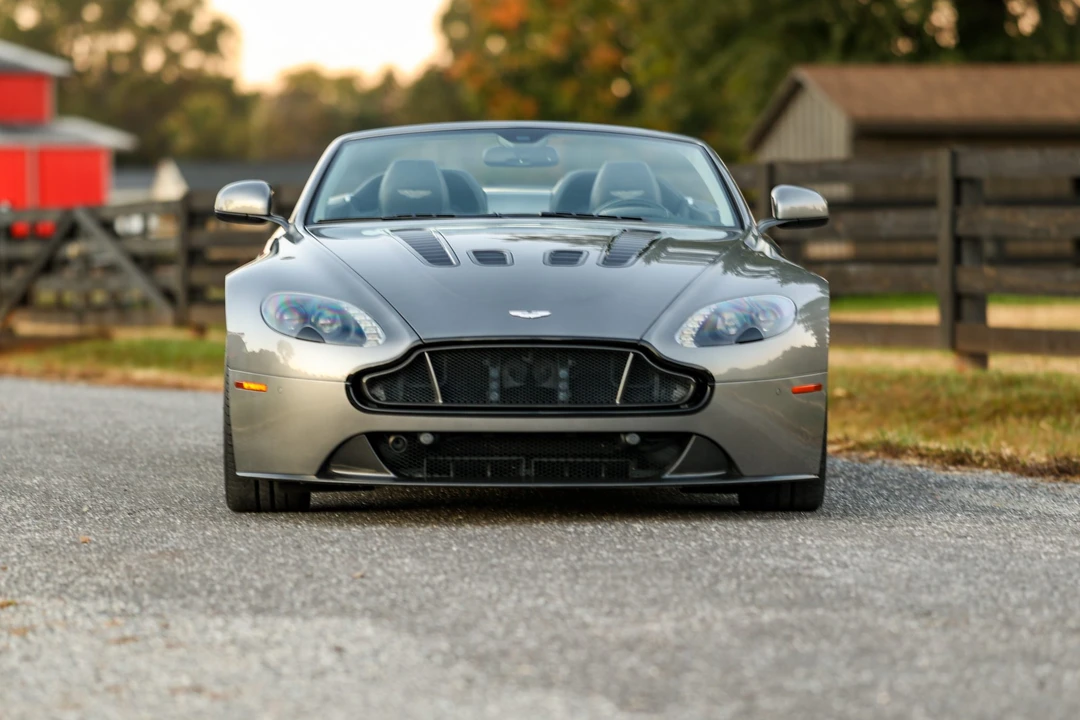 2015 Aston Martin V12 Vantage (2010-2018) - Image 9 of 31