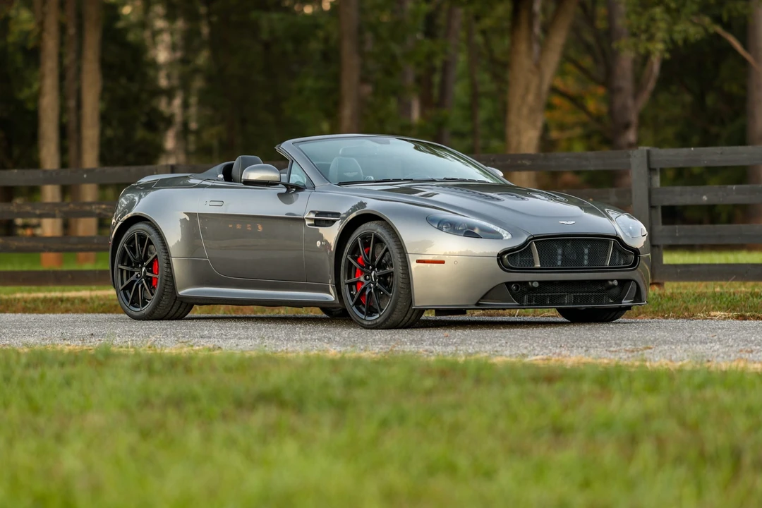 2015 Aston Martin V12 Vantage (2010-2018) - Image 16 of 31