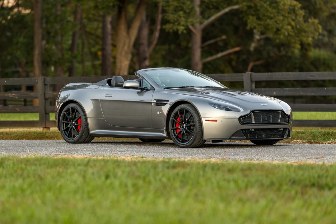 2015 Aston Martin V12 Vantage (2010-2018) - Image 22 of 31