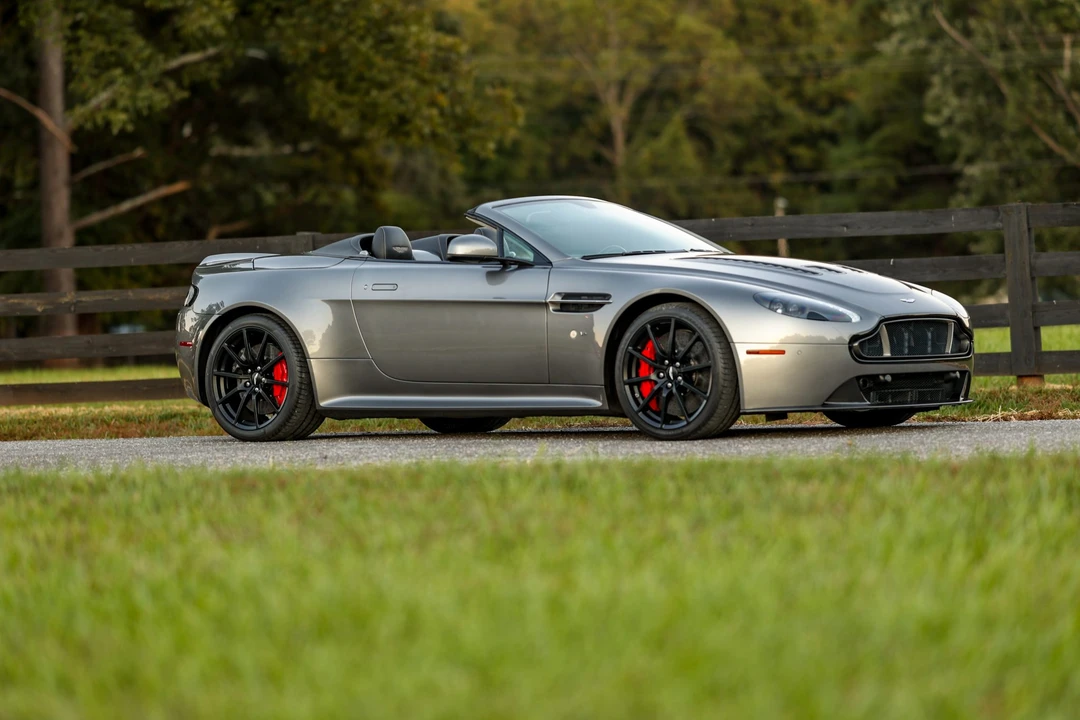 2015 Aston Martin V12 Vantage (2010-2018) - Image 23 of 31