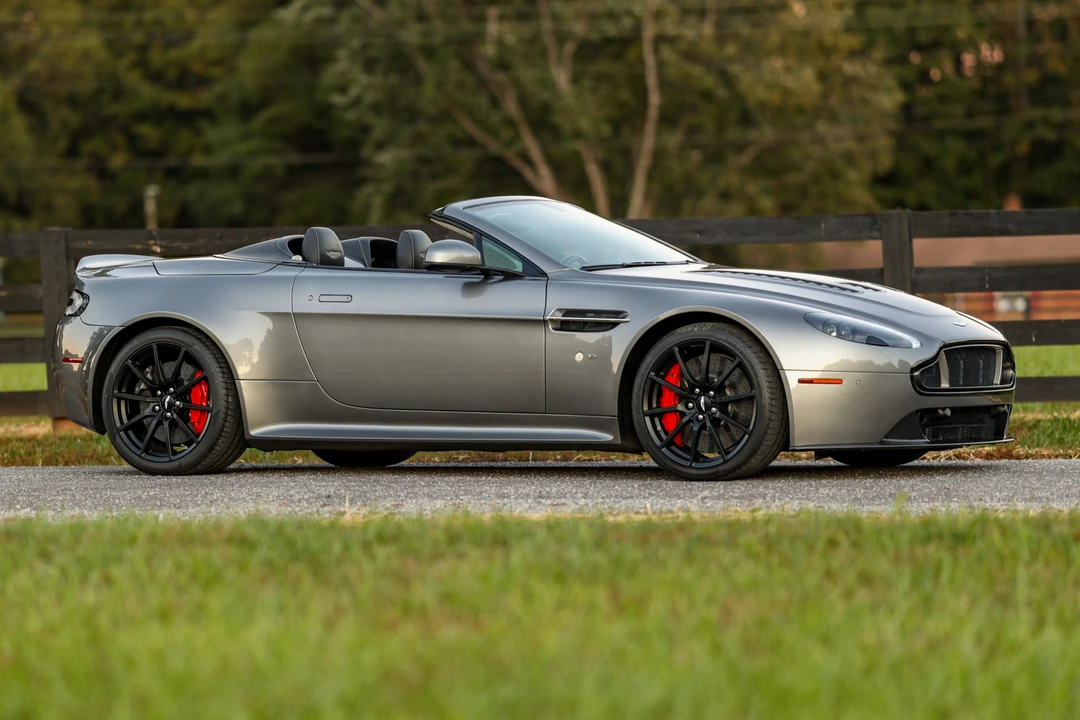 2015 Aston Martin V12 Vantage (2010-2018) - Image 24 of 31