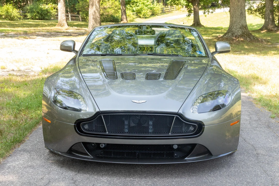 2015 Aston Martin Vantage - Image 2 of 31