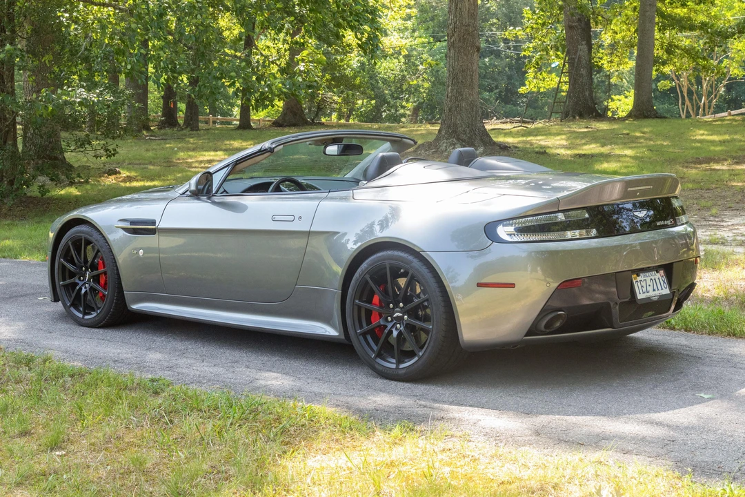 2015 Aston Martin Vantage - Image 7 of 31