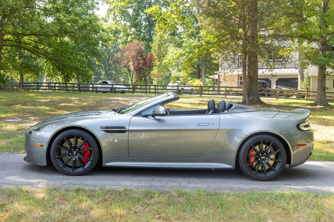 2015 Aston Martin Vantage - Image 3 of 31