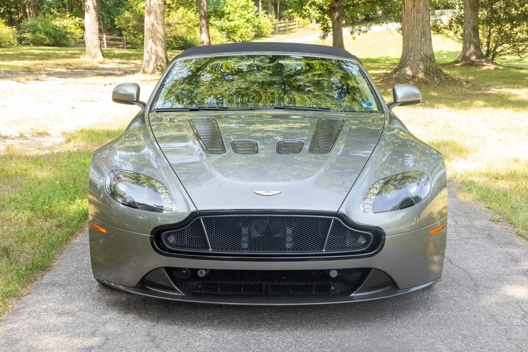 2015 Aston Martin Vantage - Image 10 of 31