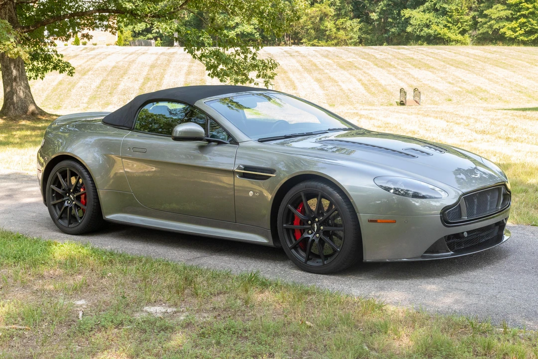 2015 Aston Martin Vantage - Image 17 of 31