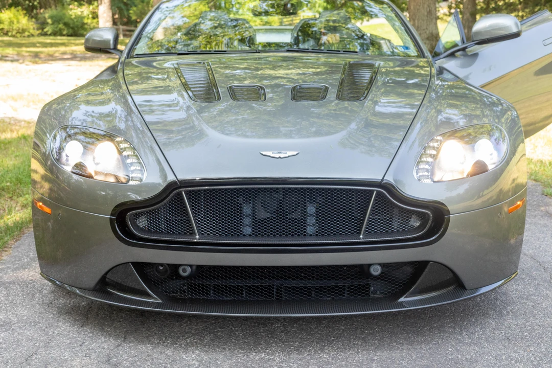 2015 Aston Martin Vantage - Image 18 of 31