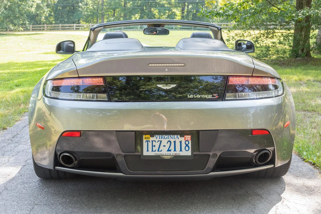 2015 Aston Martin Vantage - Image 8 of 31