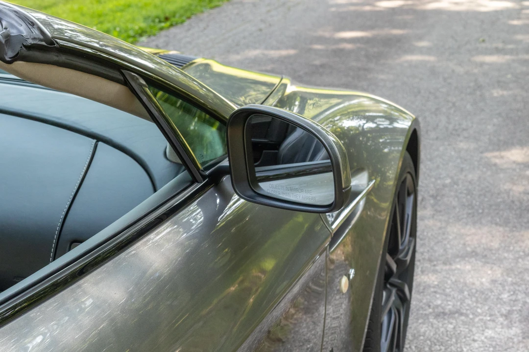 2015 Aston Martin Vantage - Image 26 of 31