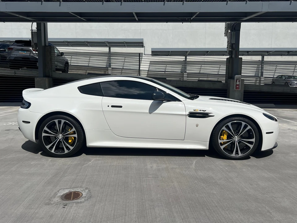 2015 Aston Martin V12 Vantage (2010-2018) - Image 11 of 18