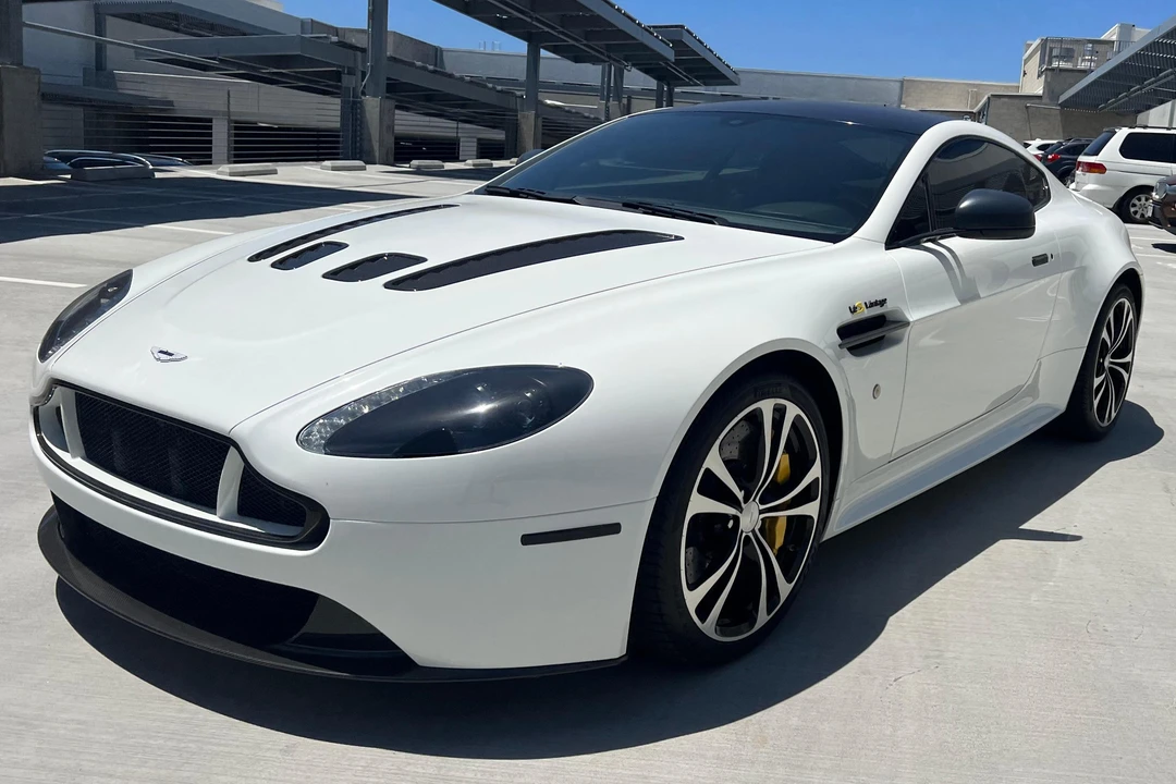 2015 Aston Martin V12 Vantage (2010-2018) - Image 7 of 18