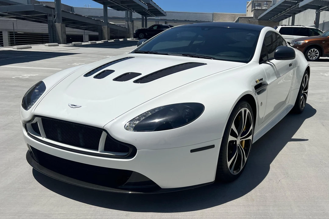 2015 Aston Martin V12 Vantage (2010-2018) - Image 6 of 18