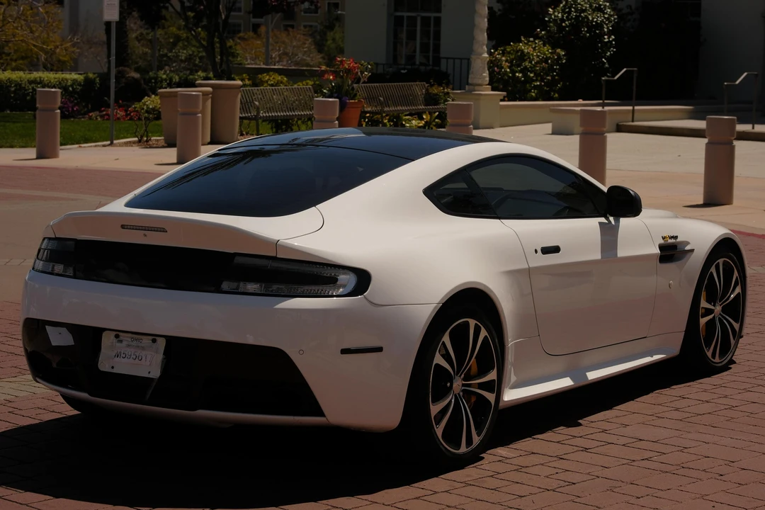 2015 Aston Martin V12 Vantage (2010-2018) - Image 4 of 18
