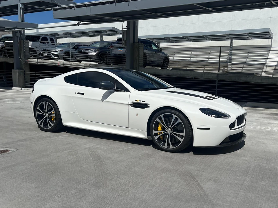 2015 Aston Martin V12 Vantage (2010-2018) - Image 12 of 18