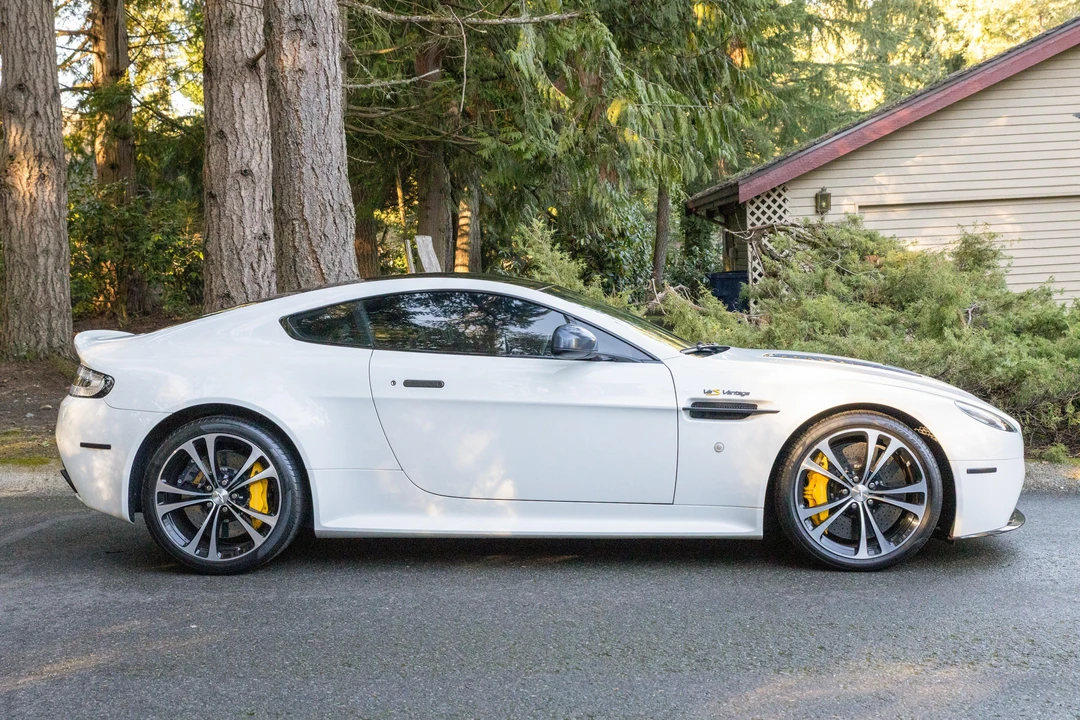 2015 Aston Martin V12 Vantage (2010-2018) - Image 9 of 31