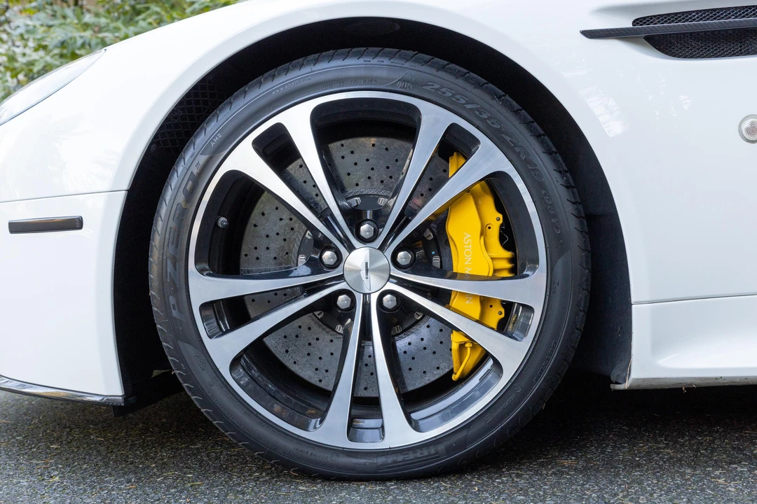 2015 Aston Martin V12 Vantage (2010-2018) - Image 28 of 31