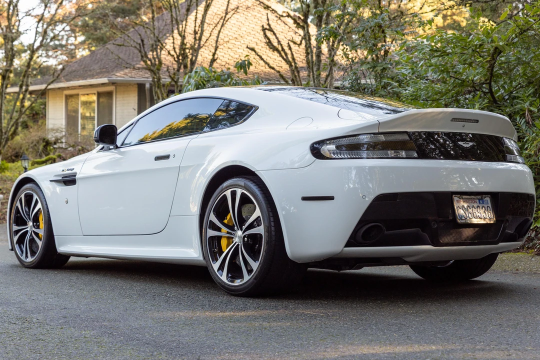 2015 Aston Martin V12 Vantage (2010-2018) - Image 8 of 31