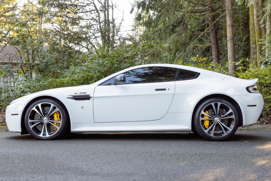 2015 Aston Martin V12 Vantage (2010-2018) - Image 3 of 31