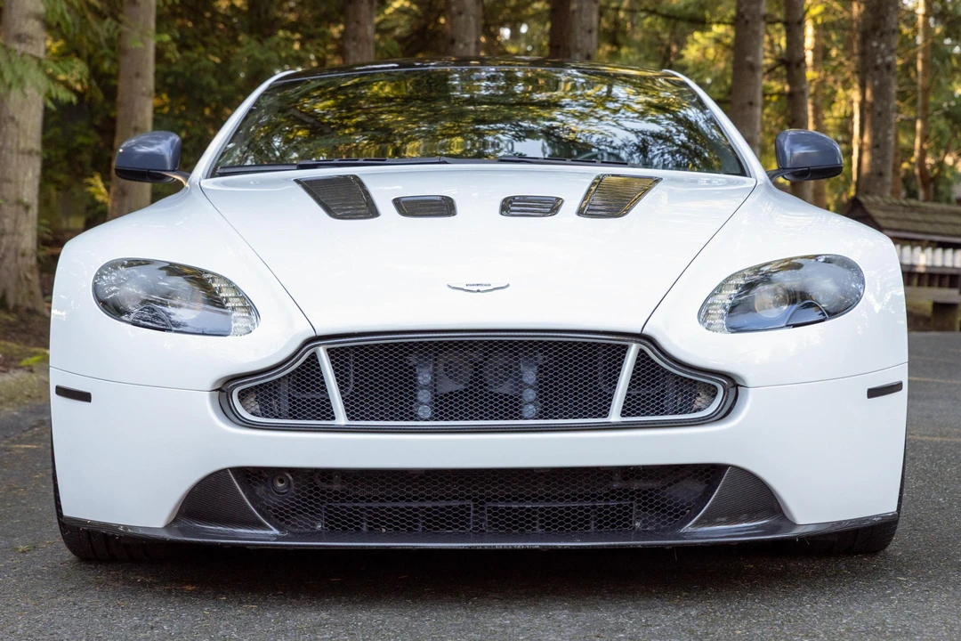 2015 Aston Martin V12 Vantage (2010-2018) - Image 2 of 31