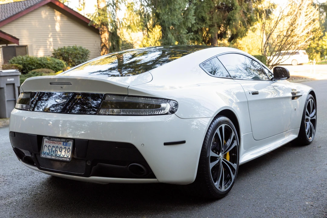2015 Aston Martin V12 Vantage (2010-2018) - Image 4 of 31