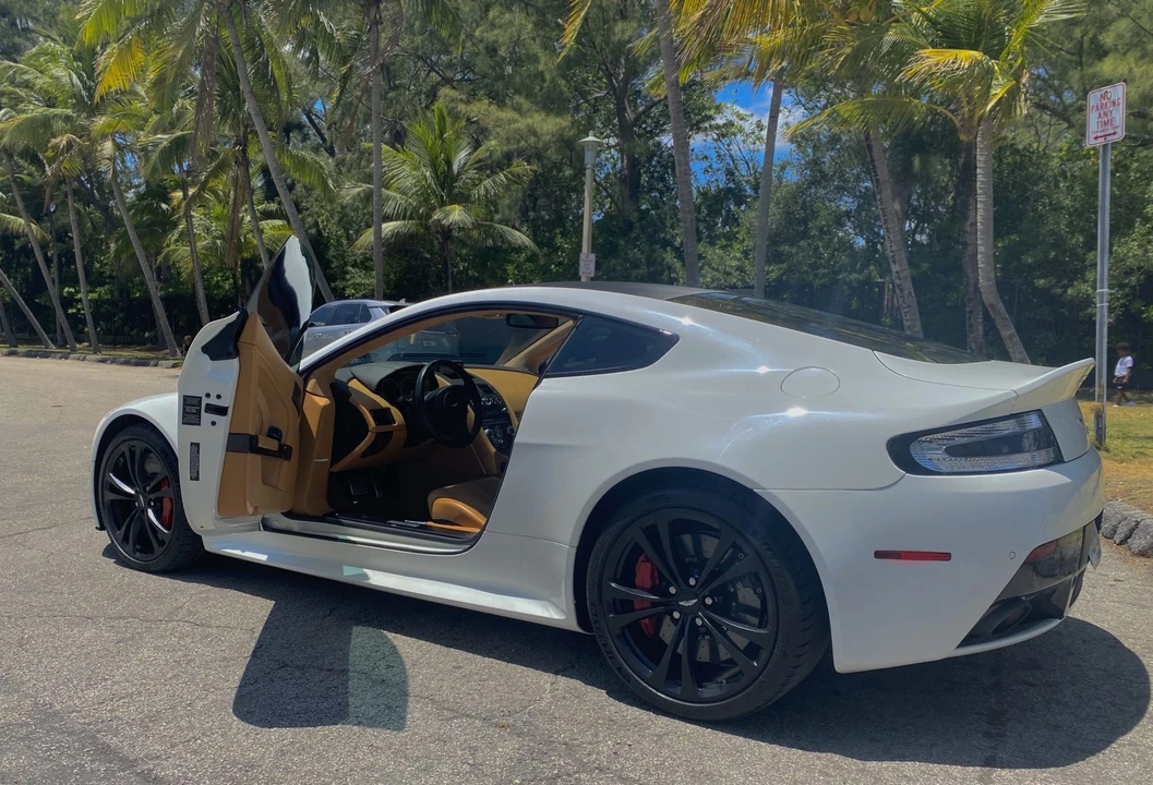 2015 Aston Martin V12 Vantage (2010-2018) - Image 6 of 31