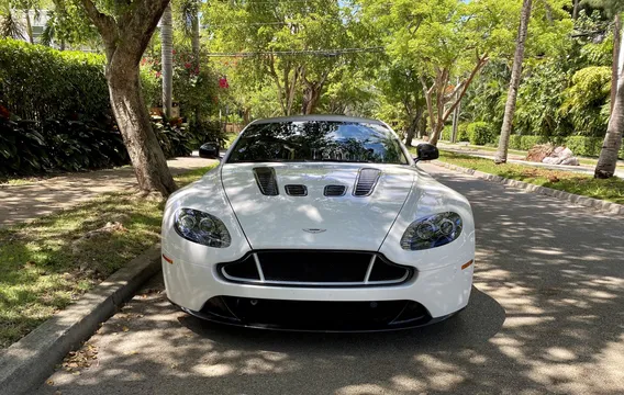 2015 Aston Martin V12 Vantage (2010-2018) - Image 3 of 31