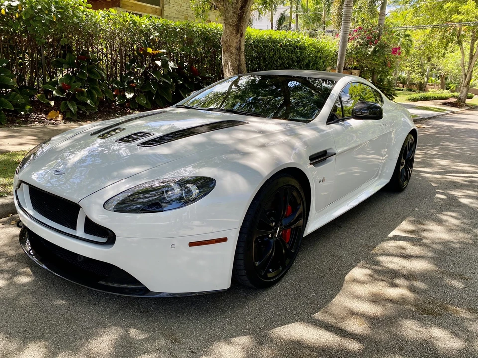 2015 Aston Martin V12 Vantage (2010-2018) - Image 5 of 31