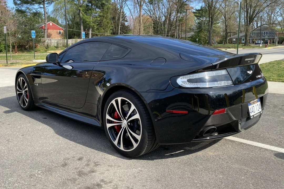 2015 Aston Martin V12 Vantage (2010-2018) - Image 14 of 31