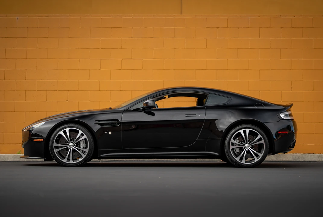 2015 Aston Martin V12 Vantage (2010-2018) - Image 2 of 31