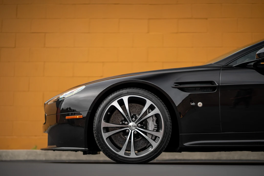 2015 Aston Martin V12 Vantage (2010-2018) - Image 16 of 31