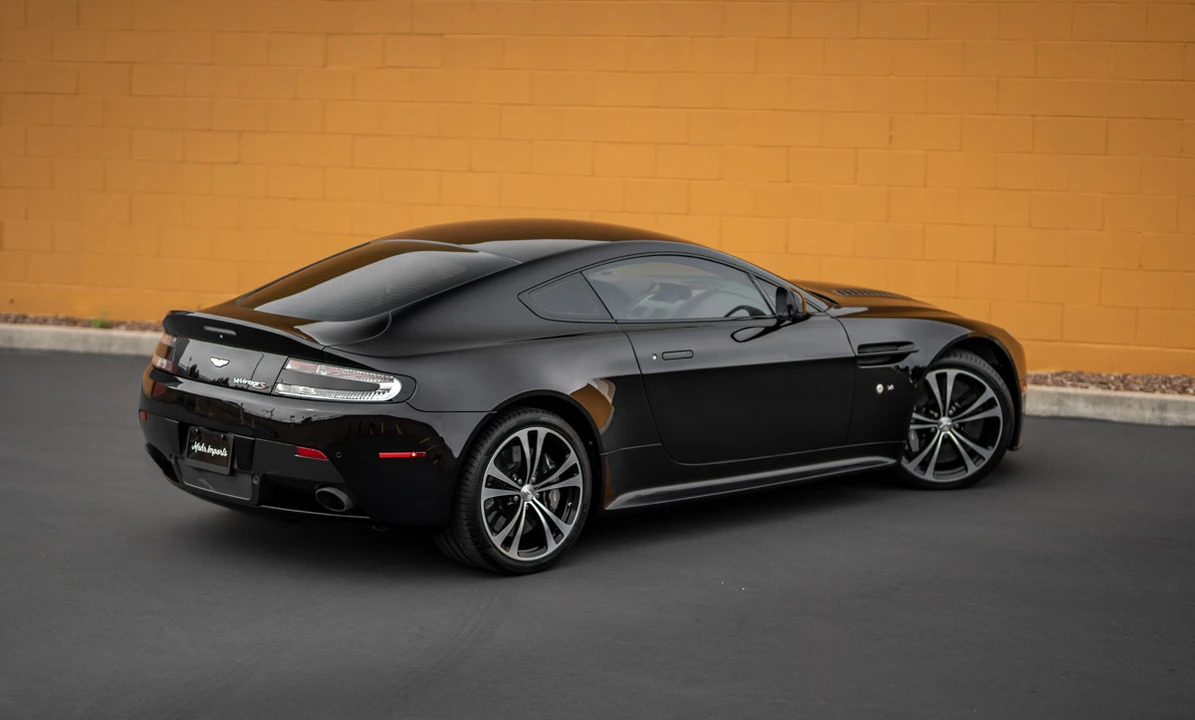 2015 Aston Martin V12 Vantage (2010-2018) - Image 12 of 31