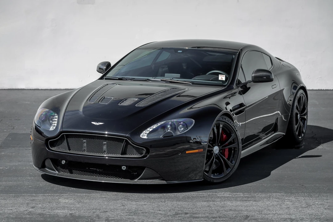2015 Aston Martin V12 Vantage (2010-2018) - Image 1 of 31