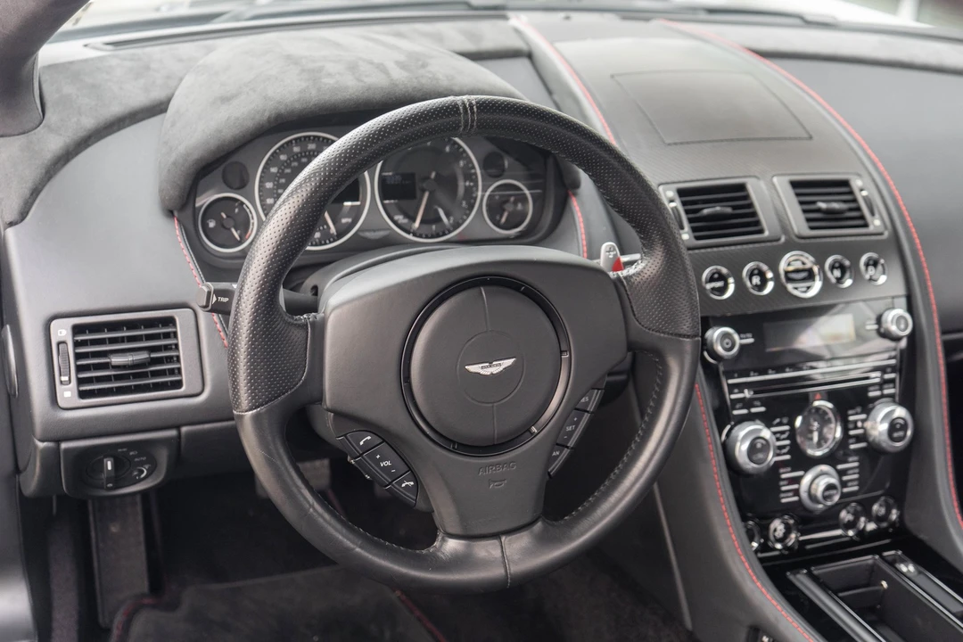 2015 Aston Martin - Image 9 of 31