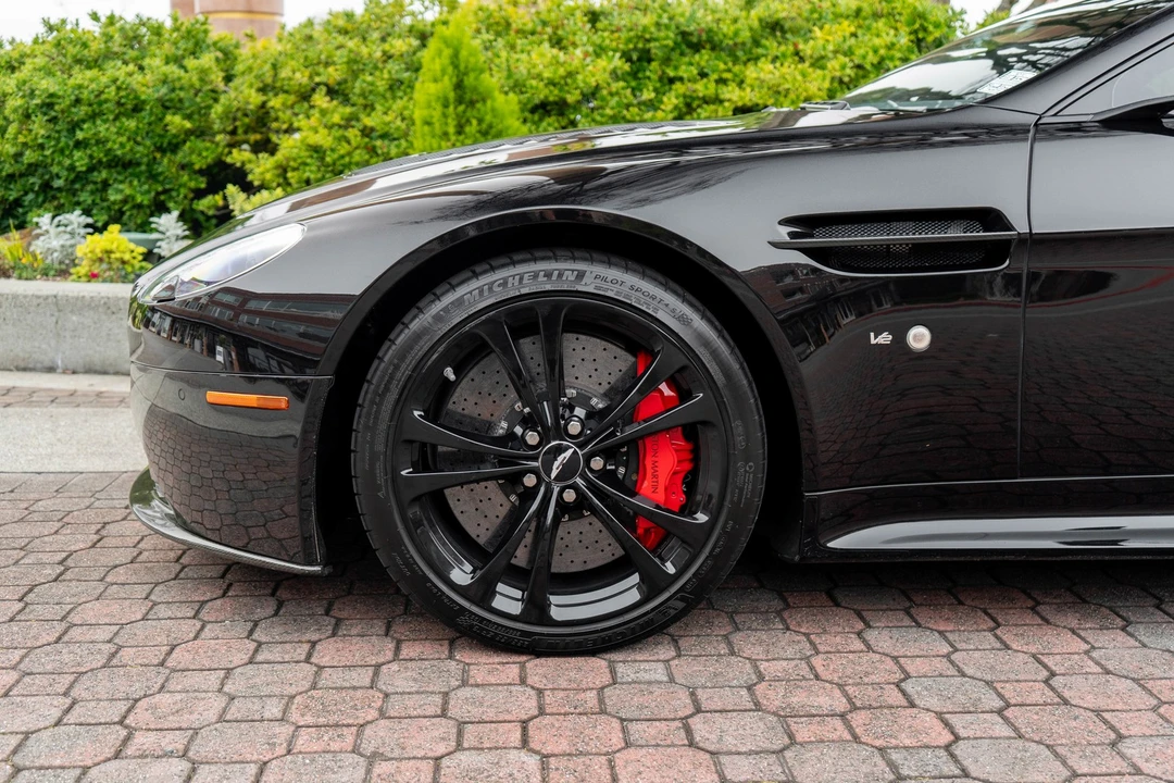 2015 Aston Martin - Image 3 of 31