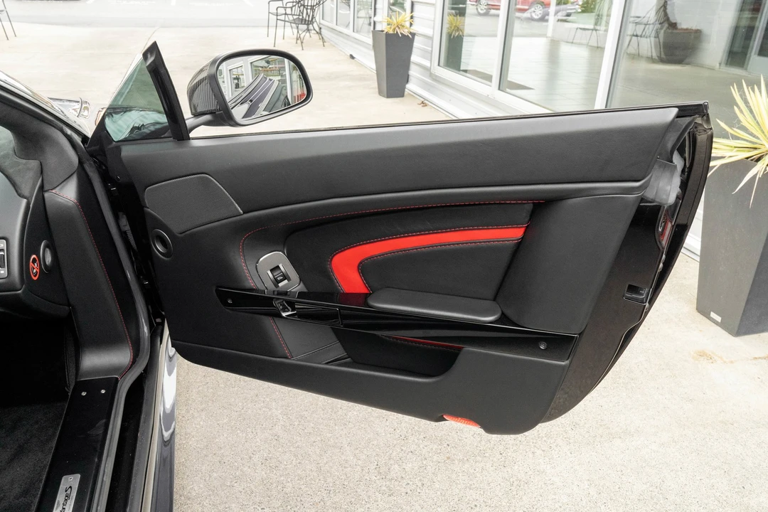 2015 Aston Martin - Image 29 of 31