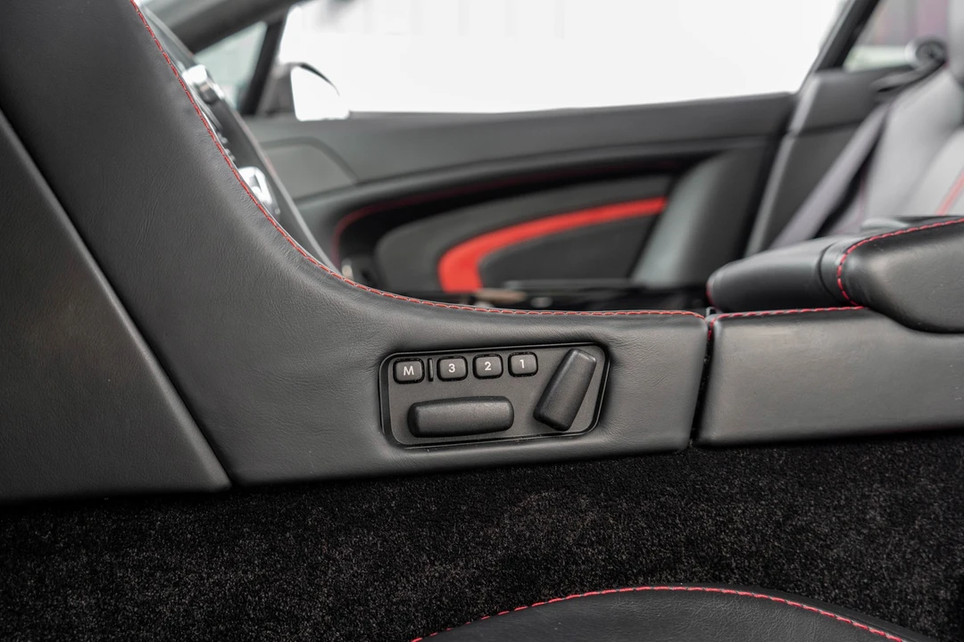 2015 Aston Martin - Image 23 of 31