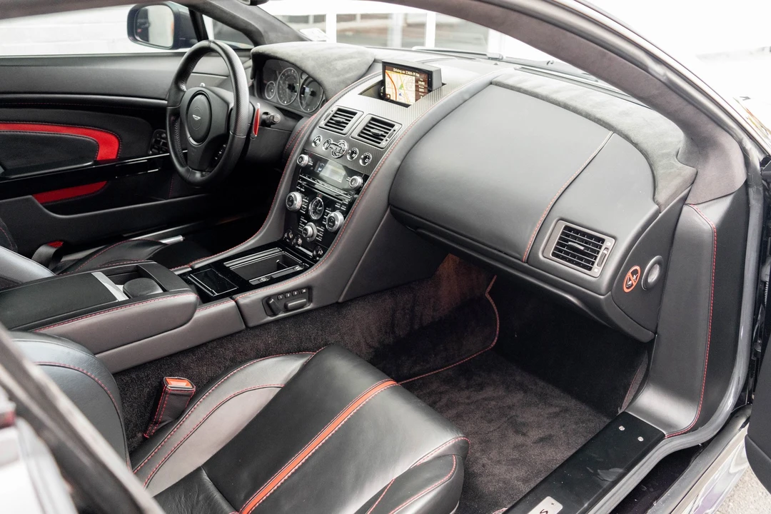 2015 Aston Martin - Image 25 of 31