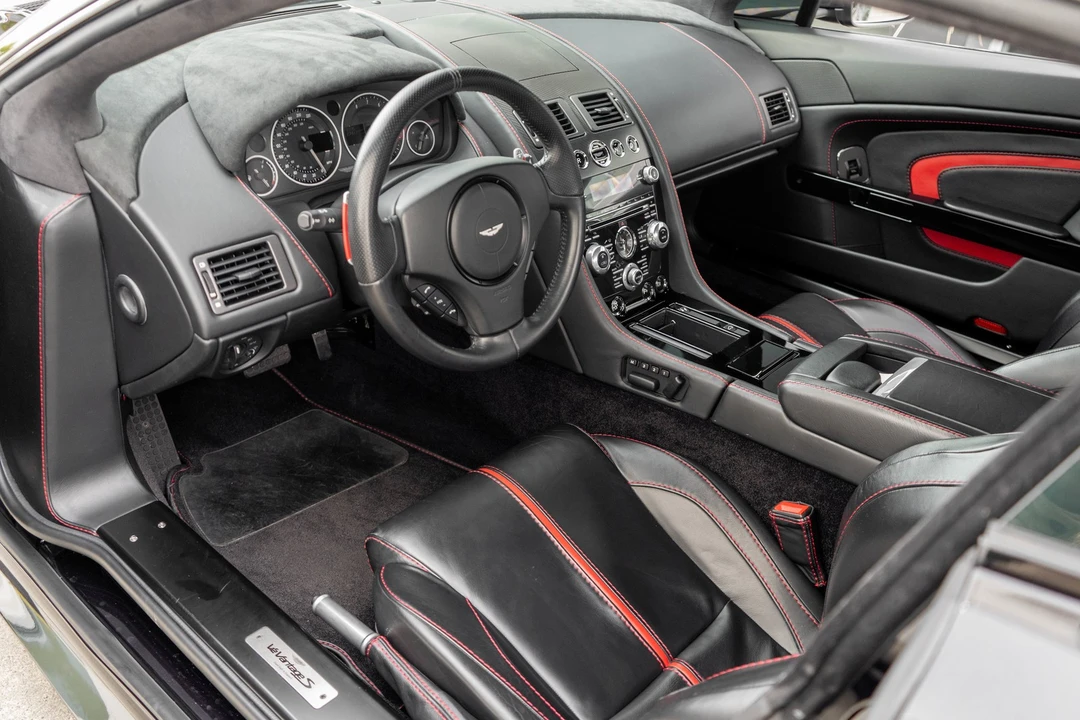 2015 Aston Martin V12 Vantage (2010-2018) - Image 2 of 21