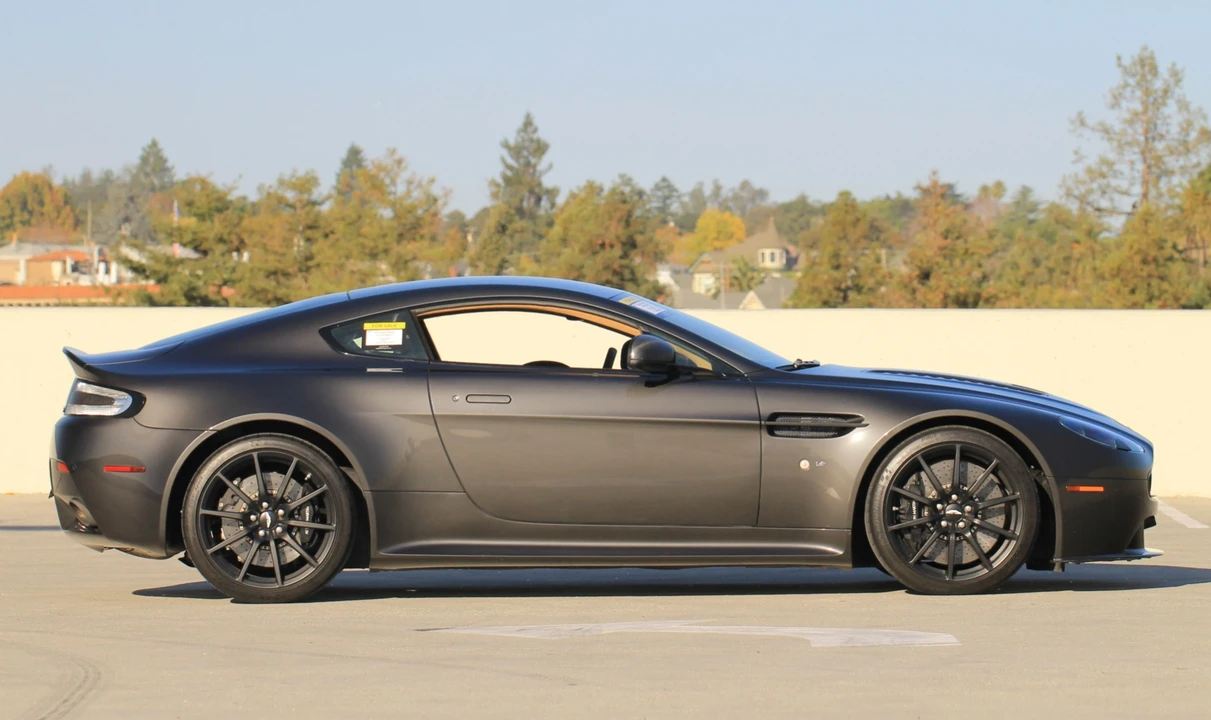 2015 Aston Martin V12 Vantage (2010-2018) - Image 16 of 31