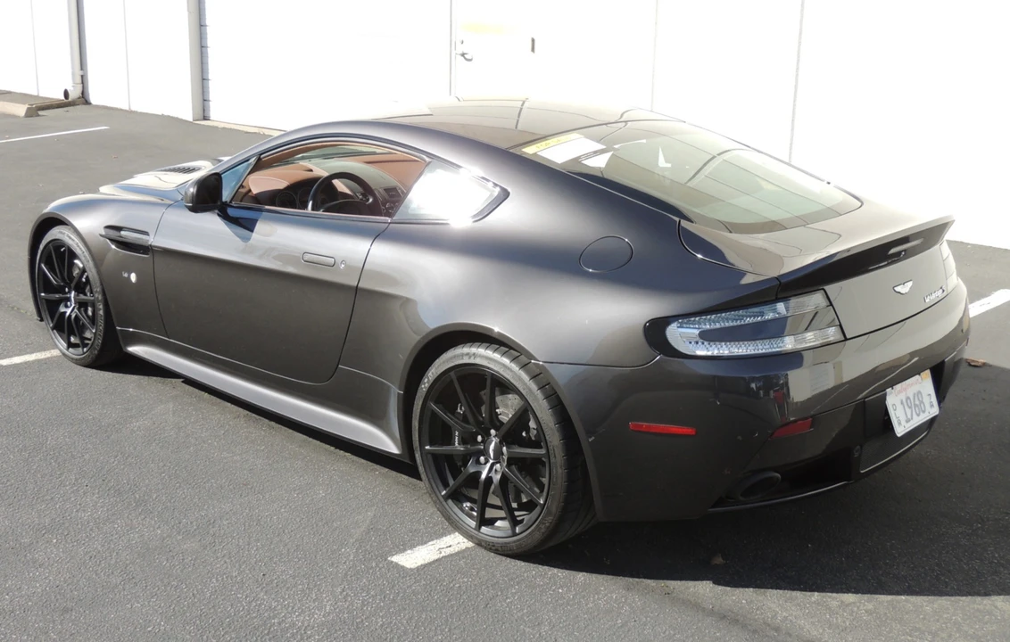 2015 Aston Martin V12 Vantage (2010-2018) - Image 9 of 31