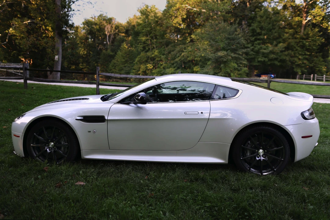 2015 Aston Martin V12 Vantage (2010-2018) - Image 13 of 31
