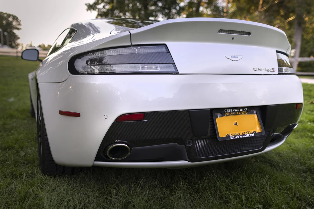2015 Aston Martin V12 Vantage (2010-2018) - Image 16 of 31