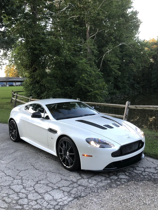 2015 Aston Martin V12 Vantage (2010-2018) - Image 25 of 31