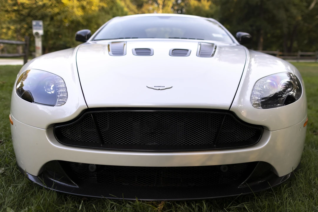 2015 Aston Martin V12 Vantage (2010-2018) - Image 2 of 31