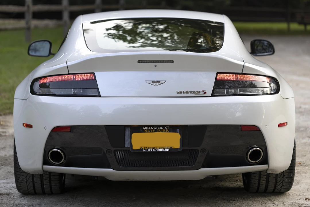 2015 Aston Martin V12 Vantage (2010-2018) - Image 5 of 31