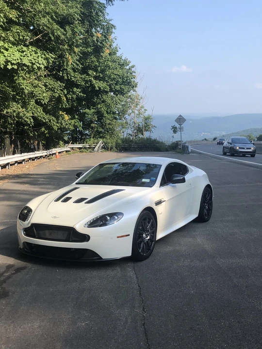 2015 Aston Martin V12 Vantage (2010-2018) - Image 9 of 31