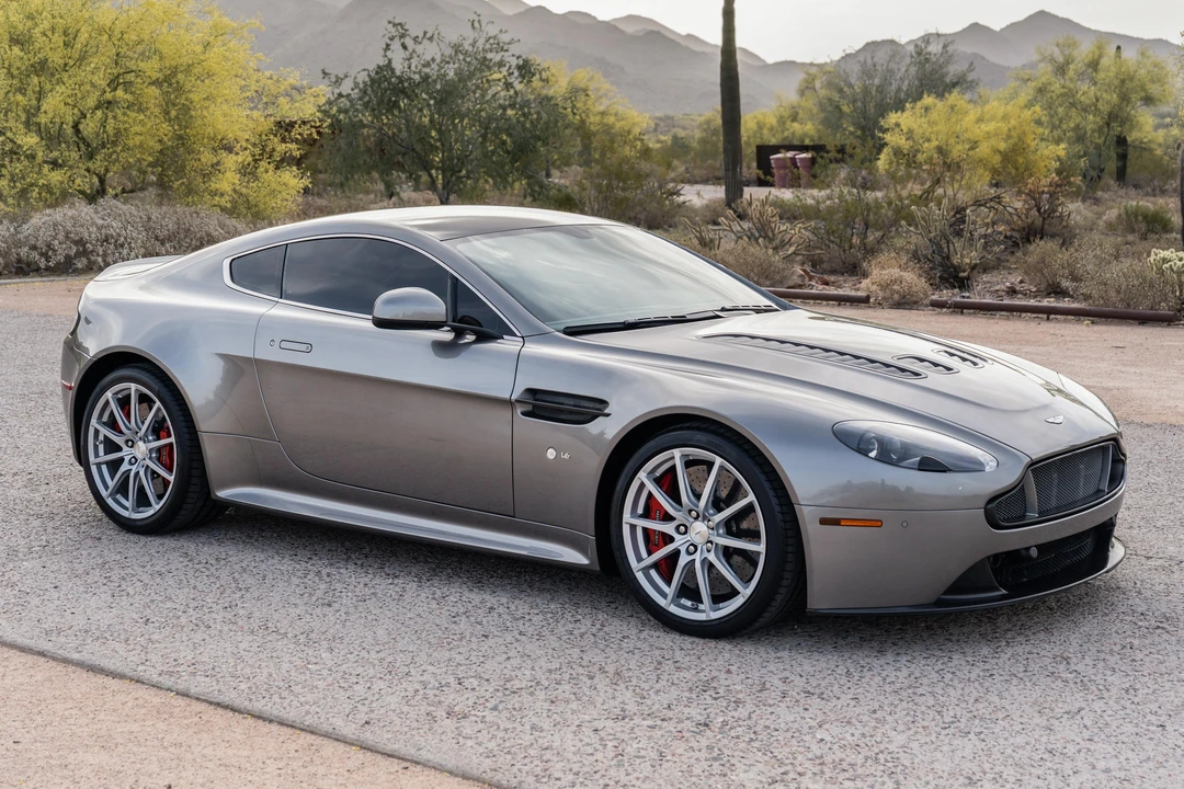 2015 Aston Martin V12 Vantage (2010-2018) - Image 9 of 31