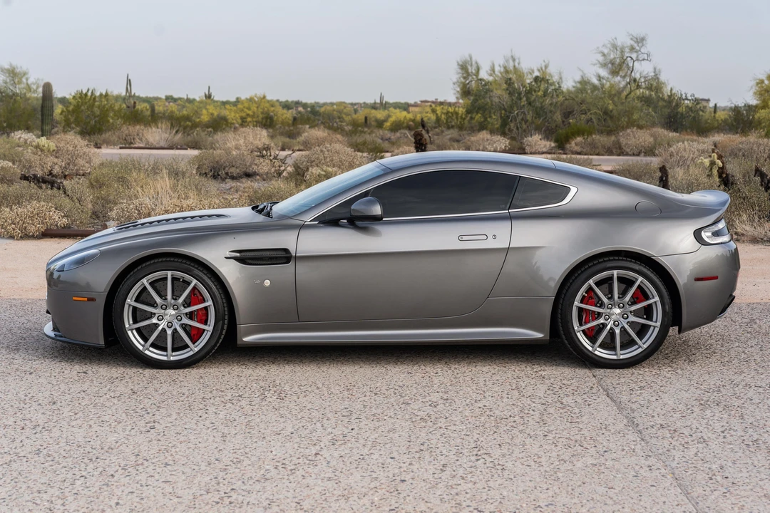 2015 Aston Martin V12 Vantage (2010-2018) - Image 7 of 31