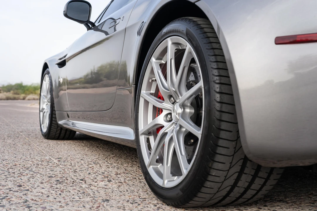 2015 Aston Martin V12 Vantage (2010-2018) - Image 26 of 31